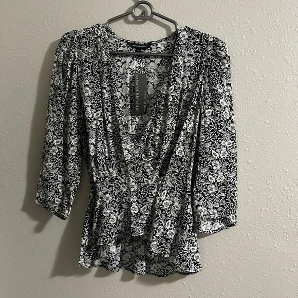 Banana Republic blouse - Picture 2 of 5